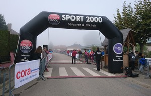 La ligne d'arrivée après le passage des coureurs