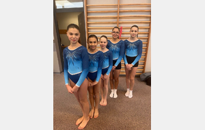 Equipe 12/15 : Teana, Louna, Philaé, Doha et Clémence