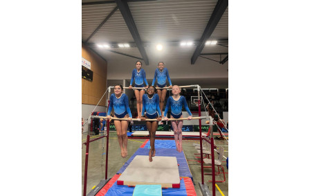 Izza, Amélia, Yasmine, Yanna-Mey et Lyne, notre équipe de 10/13 ans