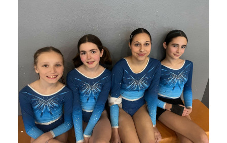 Equipe 2 10 ans et plus : Laïma, Sofia, Maëlle et Noemi